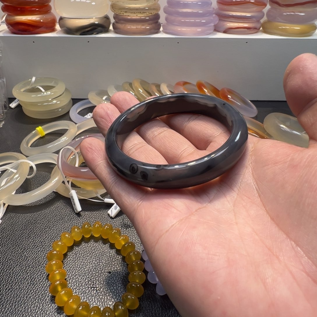 9***玛瑙/玉髓未镶嵌手镯