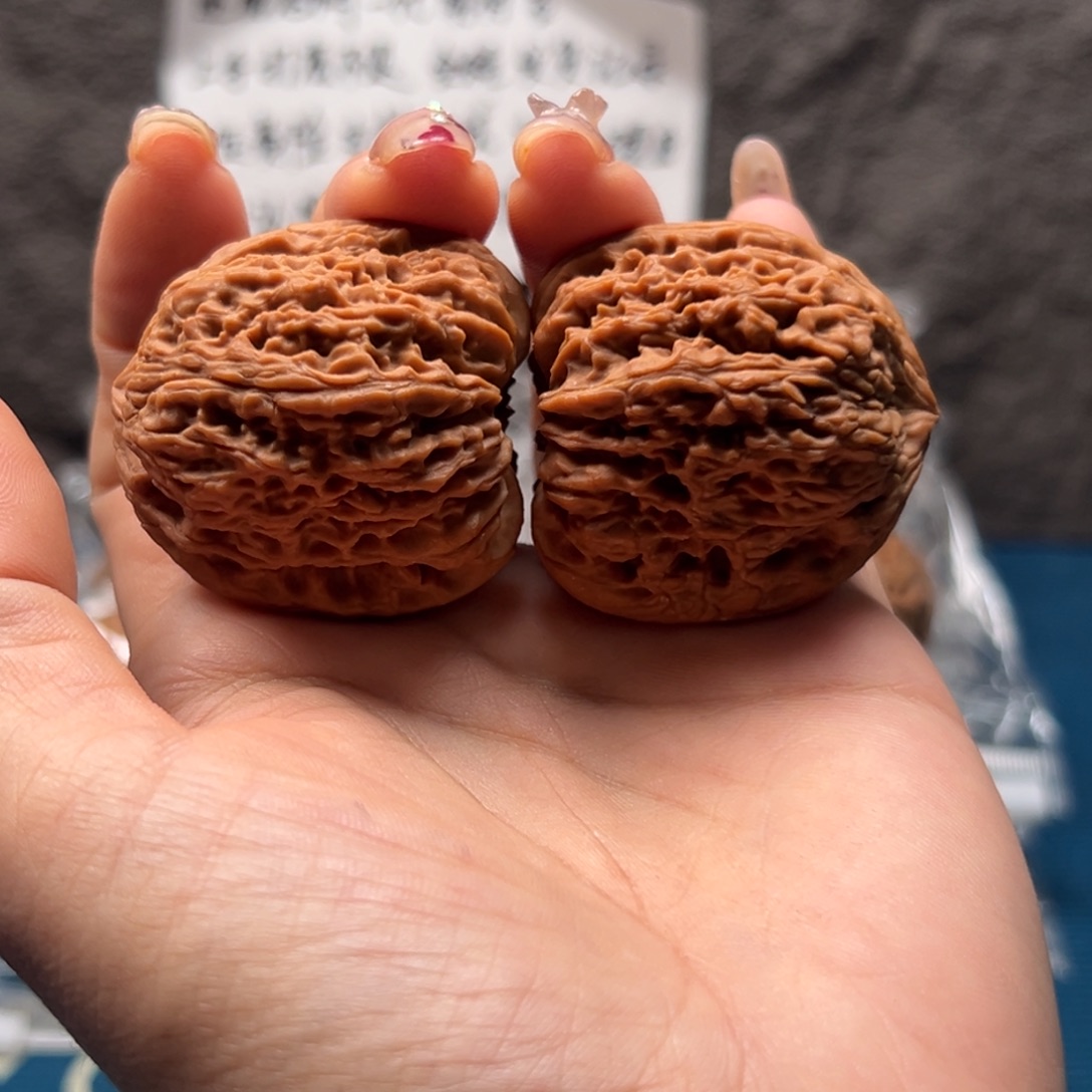 大***航文玩核桃把件南疆40.5生长线