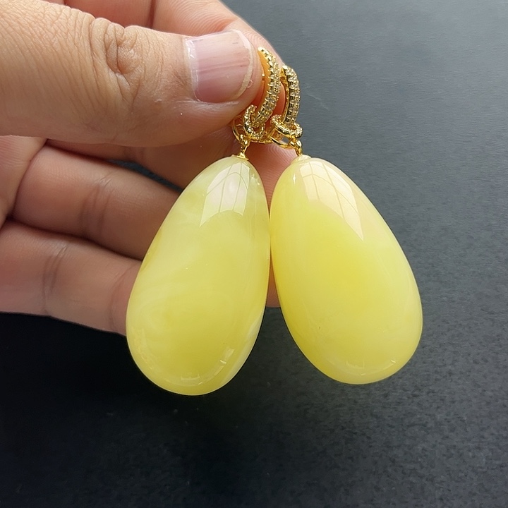 琥珀未镶嵌裸石耳坠