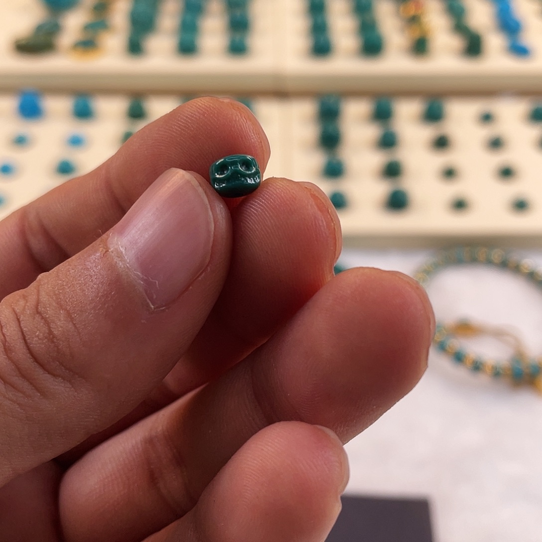 绿松石未镶嵌耳饰