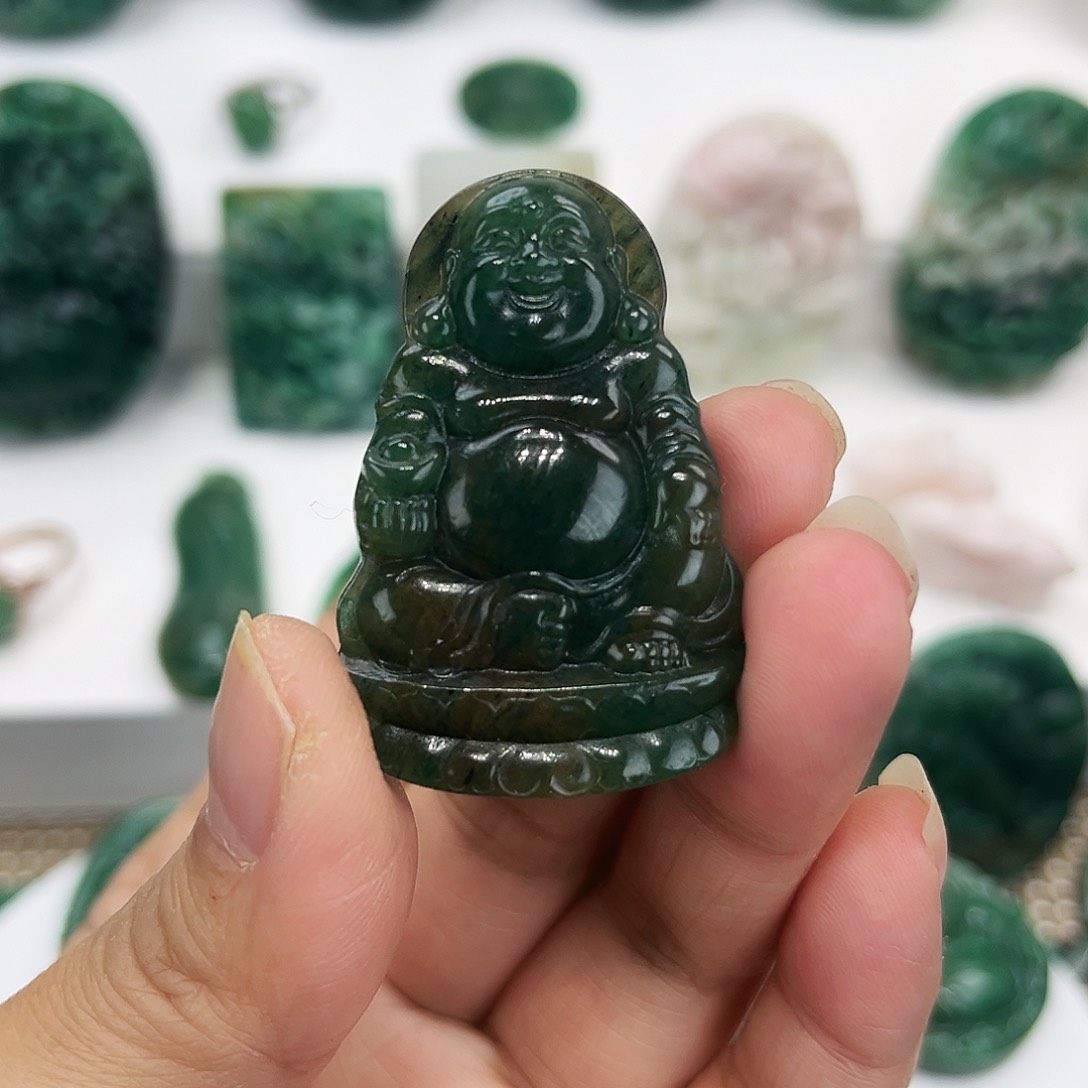 独山玉颈饰未镶嵌