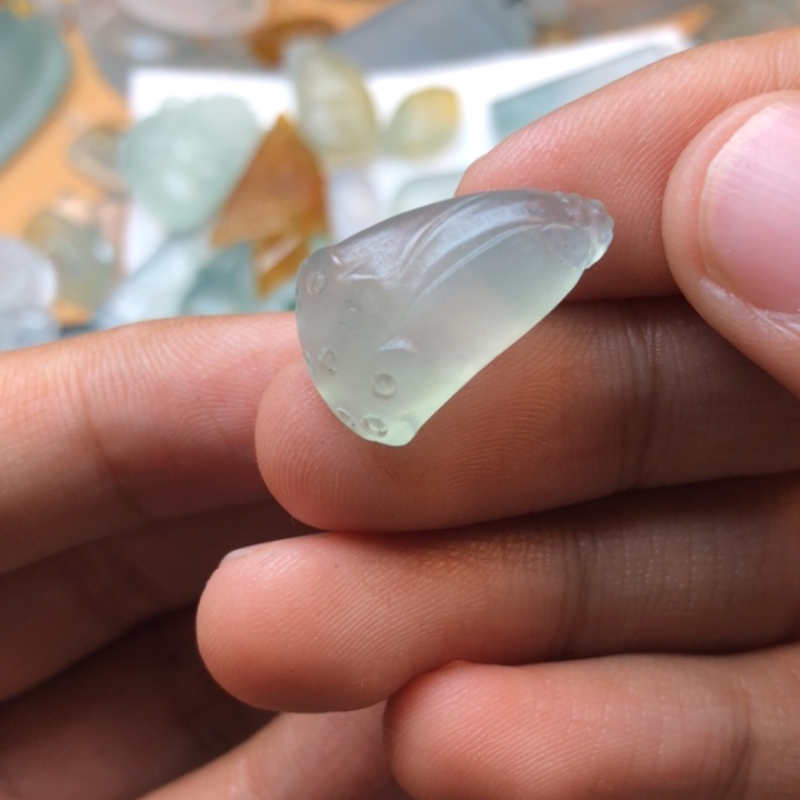 定制翡翠未镶嵌挂件