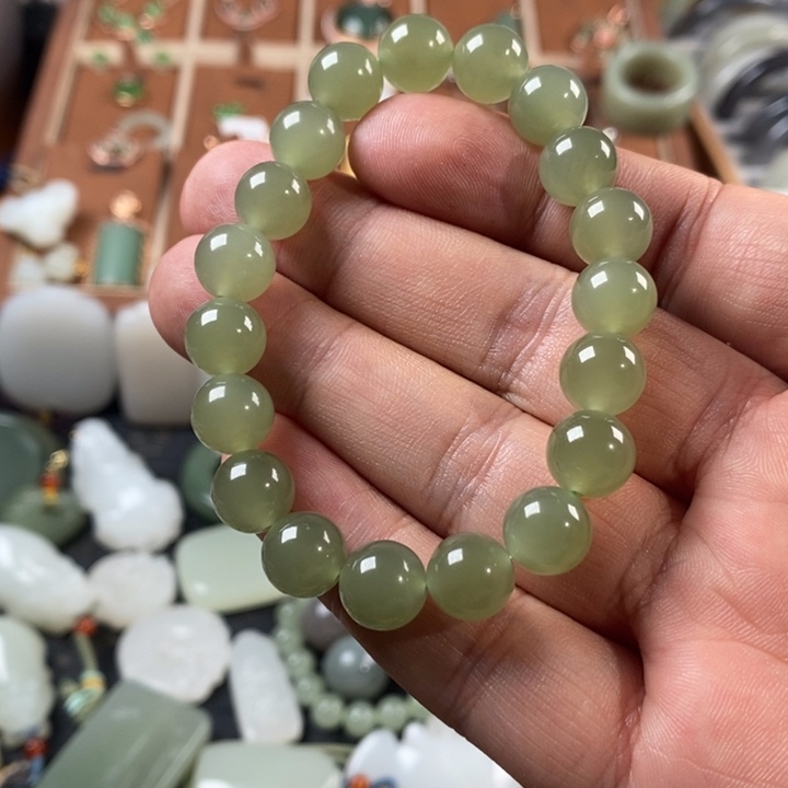 和田玉颈饰未镶嵌