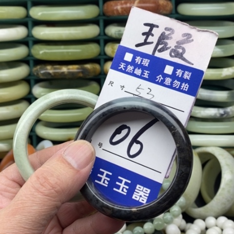 未镶嵌蛇纹石玉手镯