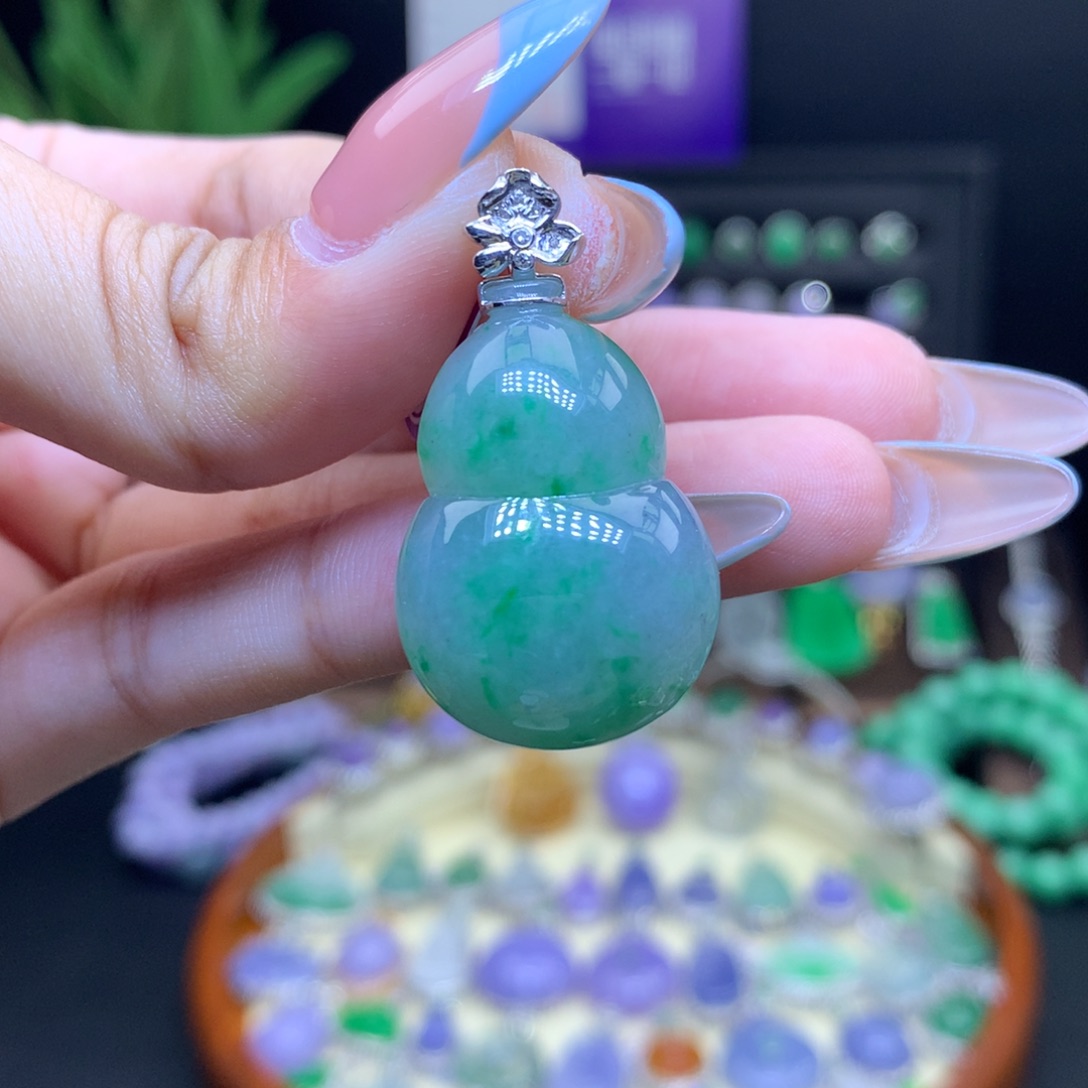 翡翠18K金镶嵌颈饰天然