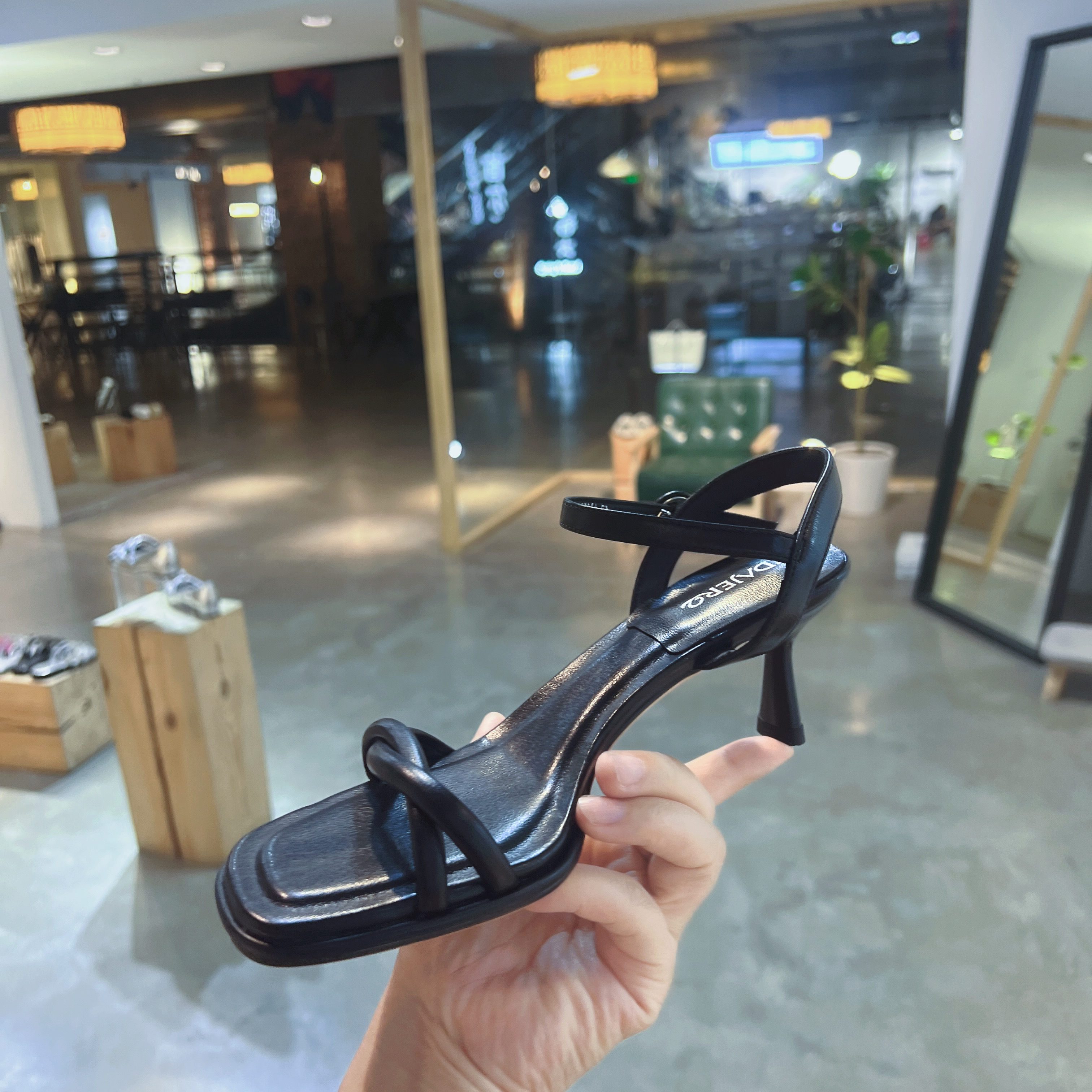 高跟方头皮带扣一字带凉鞋纯色细跟露趾胶粘修面