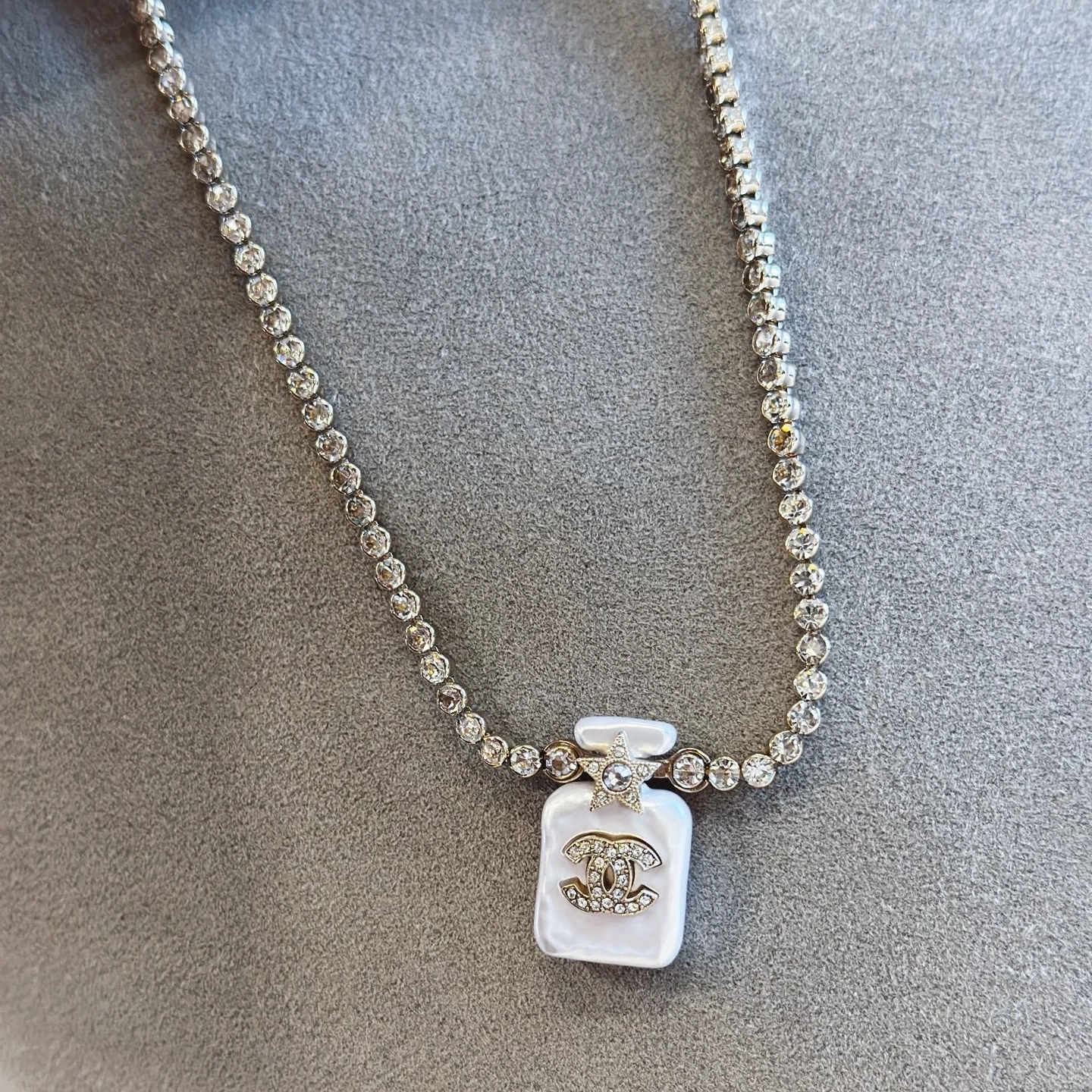 未使用 Chanel/香奈儿 项链白色香水瓶链条满钻