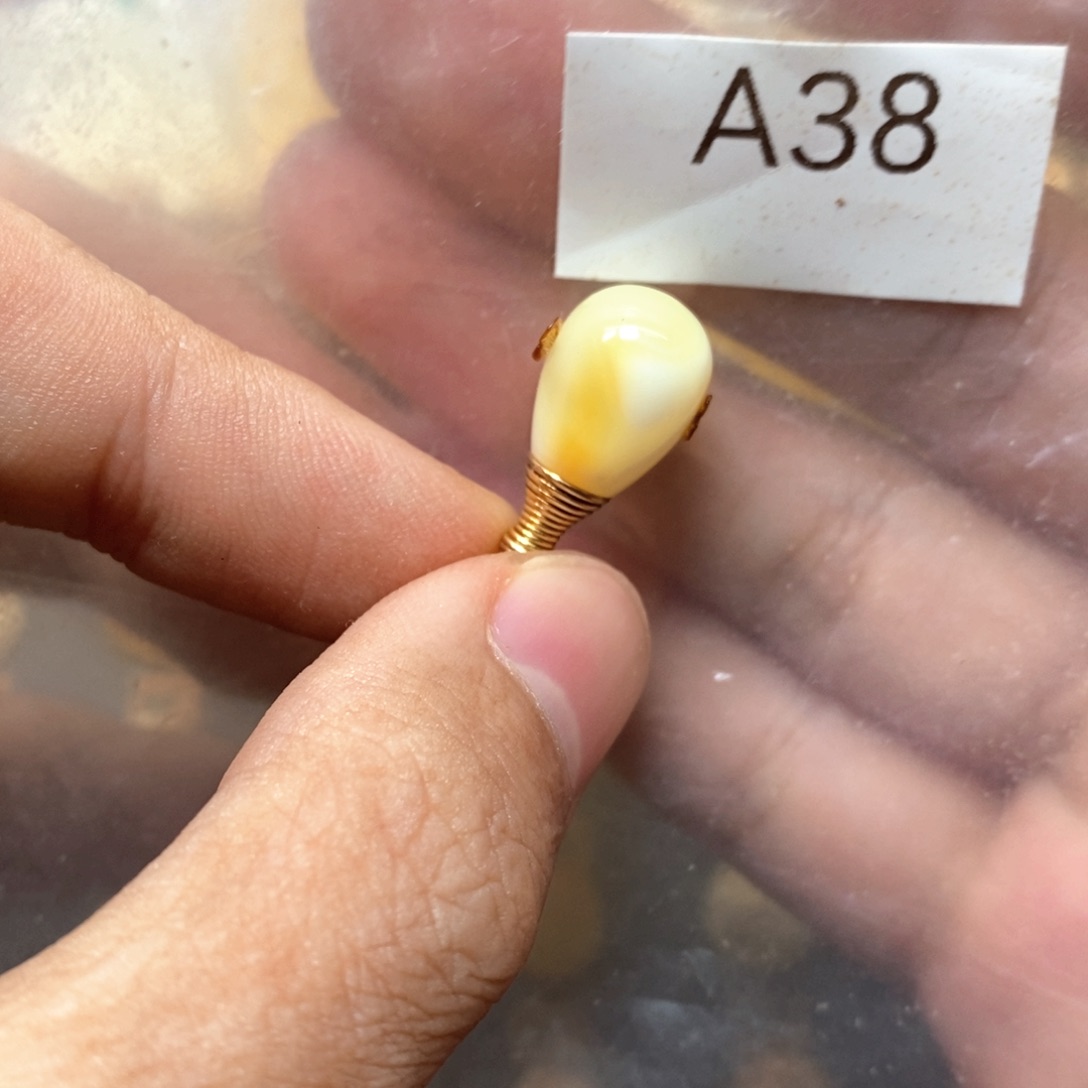 蜜蜡未镶嵌裸石金漆白妖花