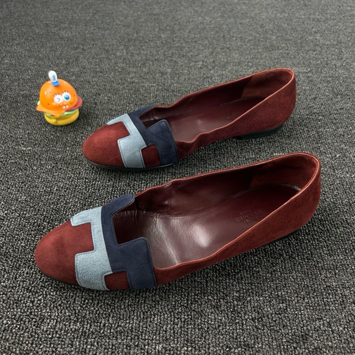 95新 Hermes/爱马仕 红色平底鞋 39码 logo有辨识度HB3059