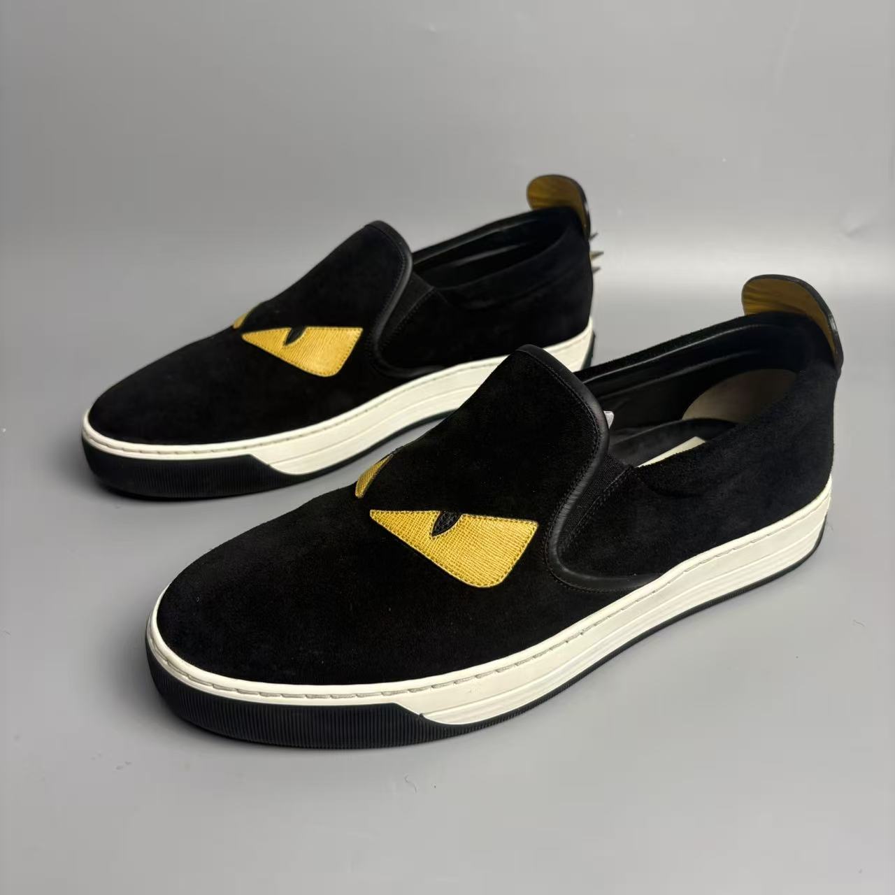 95新 FENDI/芬迪 芬迪翻毛皮小怪兽一脚蹬 42欧码 jx603