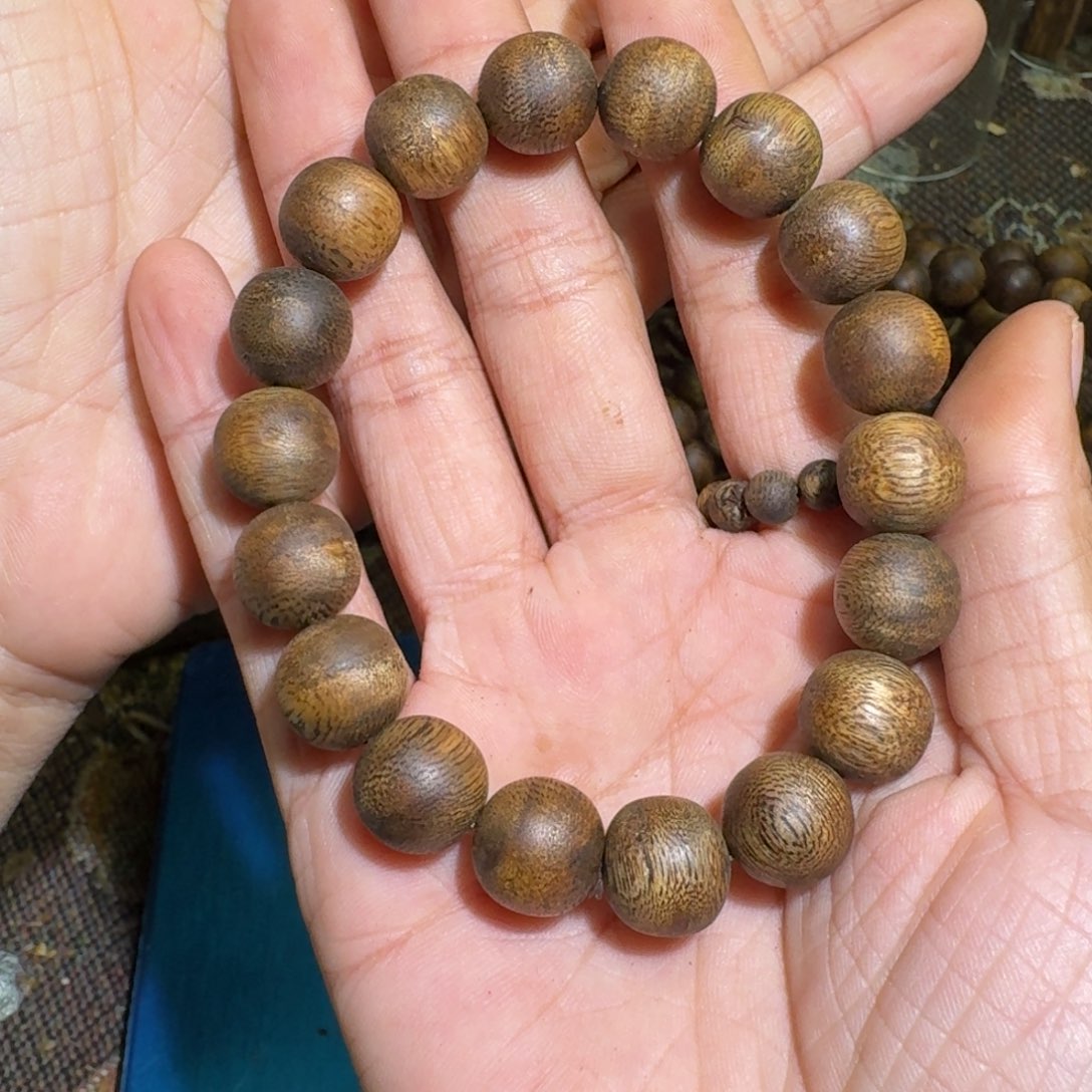 沉香木手串海南乌身1.211.7了料子