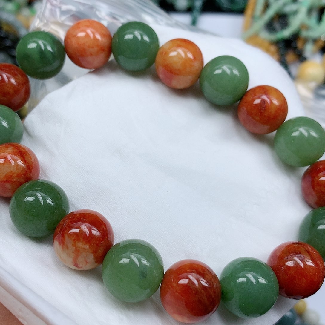 翡翠颈饰未镶嵌手串