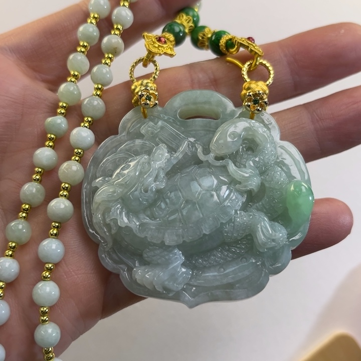 翡翠吊坠(赠链)未镶嵌代编织