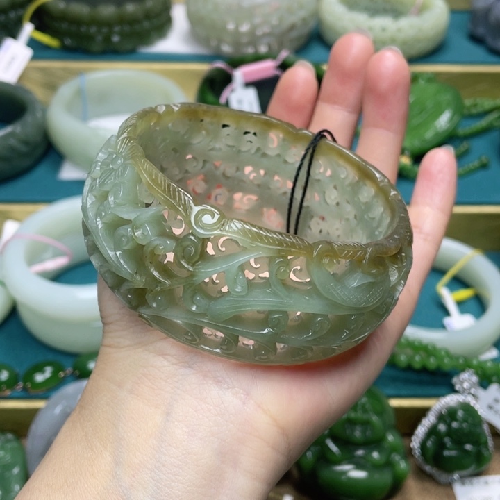 和田玉手镯66圈口 编号57未镶嵌