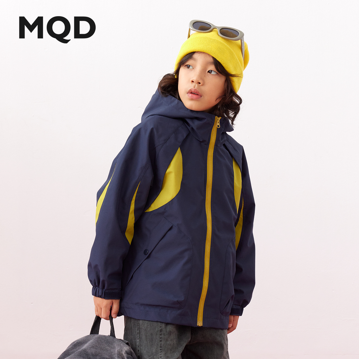 MQD男童25秋新款户外露营登山服轻量化撞色连帽外套DC5310802