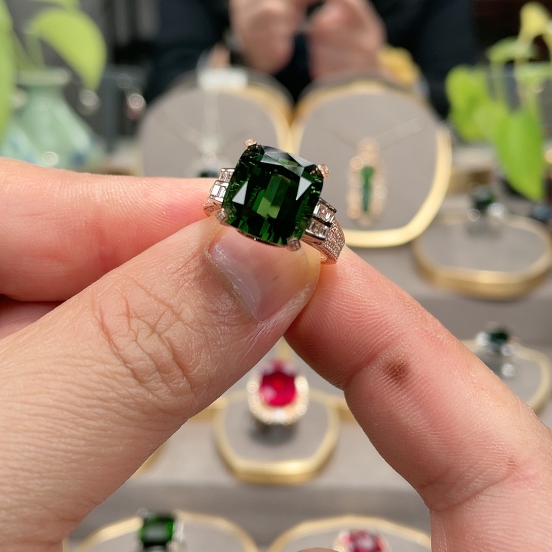 碧玺戒指18K金镶嵌9.68ct