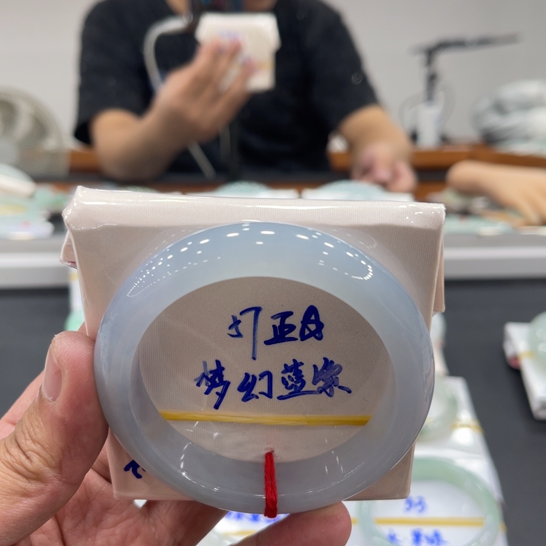 翡翠未镶嵌手镯缅甸翡翠