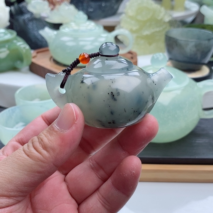 岫玉四大名玉手把件未镶嵌