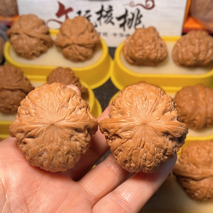 文玩核桃把件铁锤 精对 41