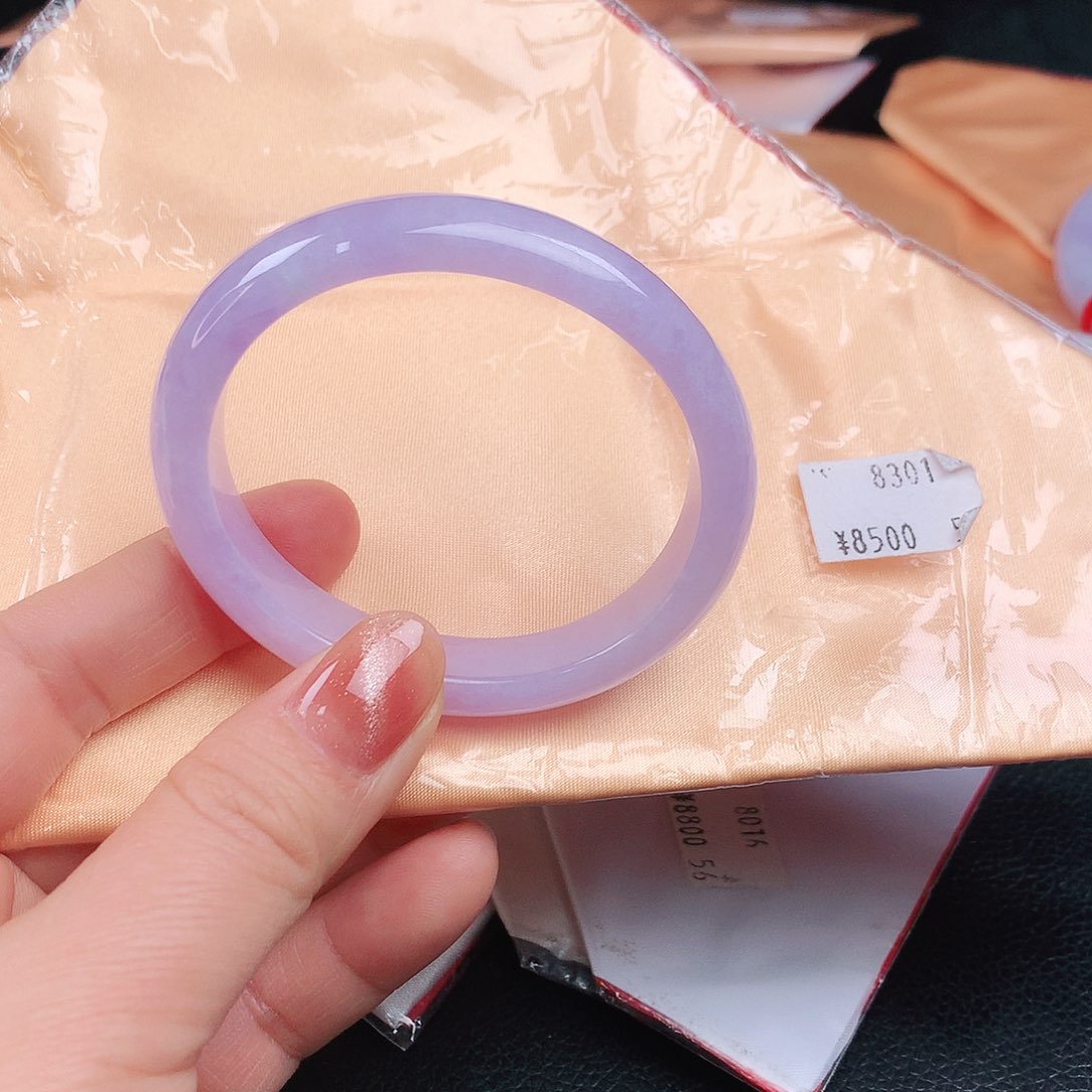 翡翠手镯未镶嵌8301xcvvbb