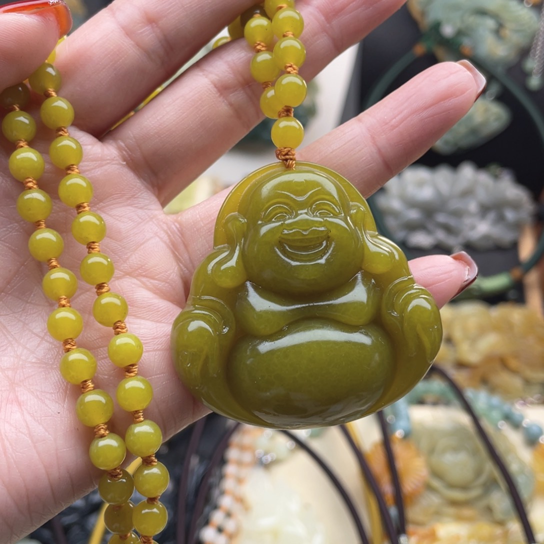 蛇纹石玉颈饰未镶嵌