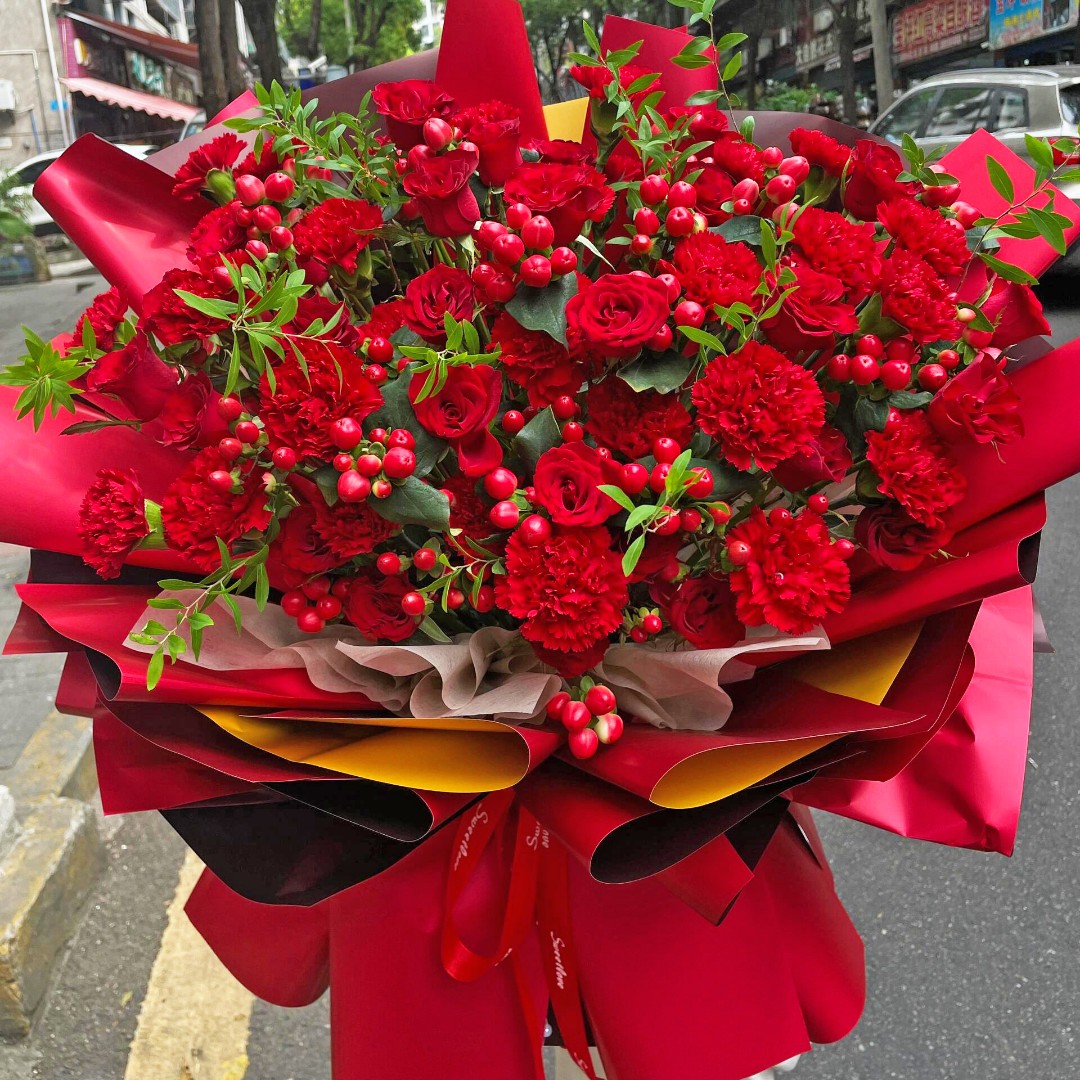 52朵红粉康乃馨鲜花花束·同城花店送·长辈生日礼物·乔迁新居开业N