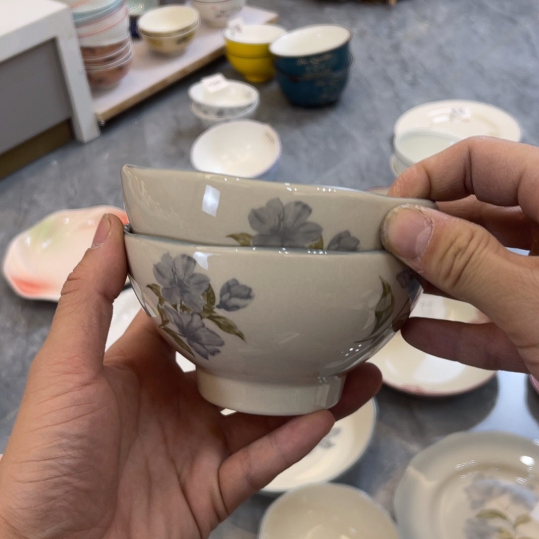 陶瓷微瑕餐具介意勿拍，满18飞！