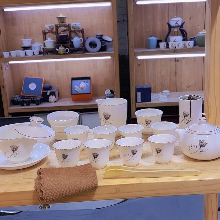 水墨莲蓬羊脂玉套装