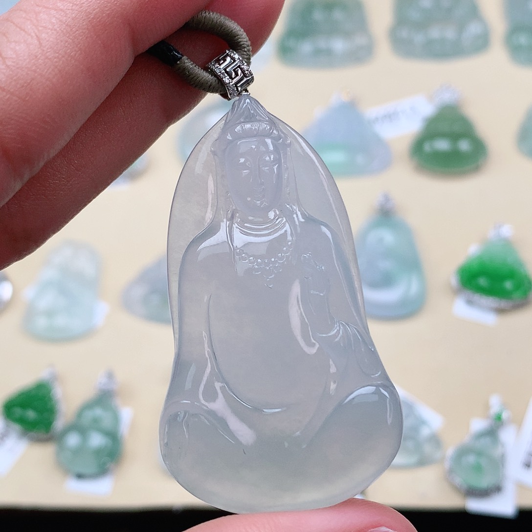 翡翠颈饰18K金镶嵌观音