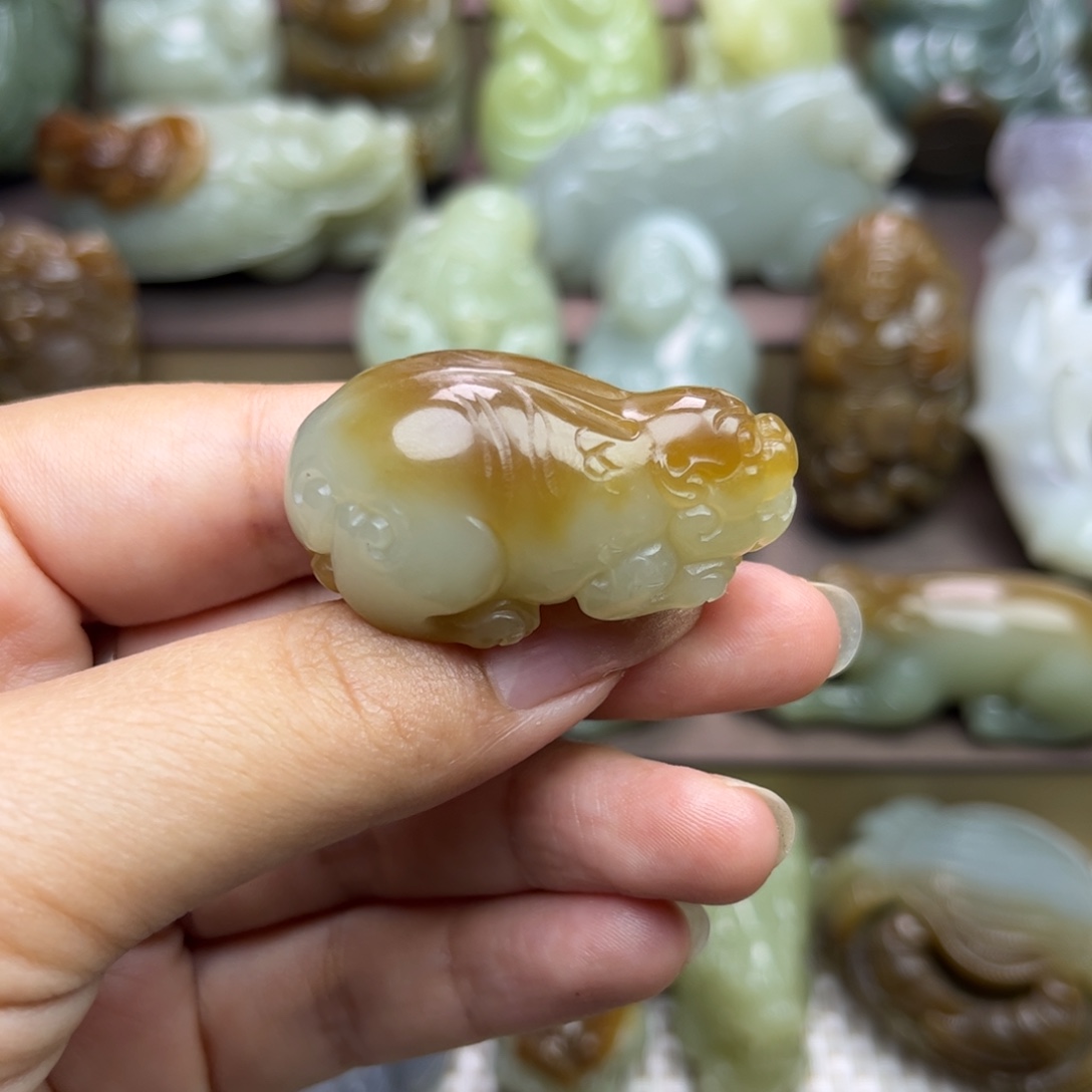 褚***全和田玉未镶嵌挂件