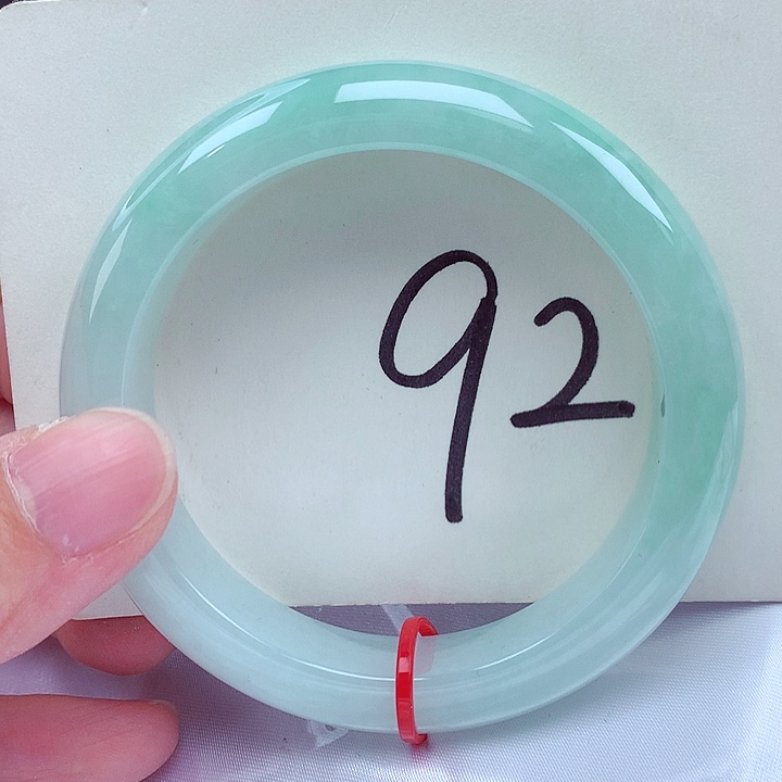 翡翠未镶嵌手镯翡翠