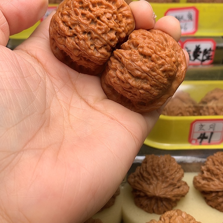 吊坠文玩核桃?***噜血麒麟