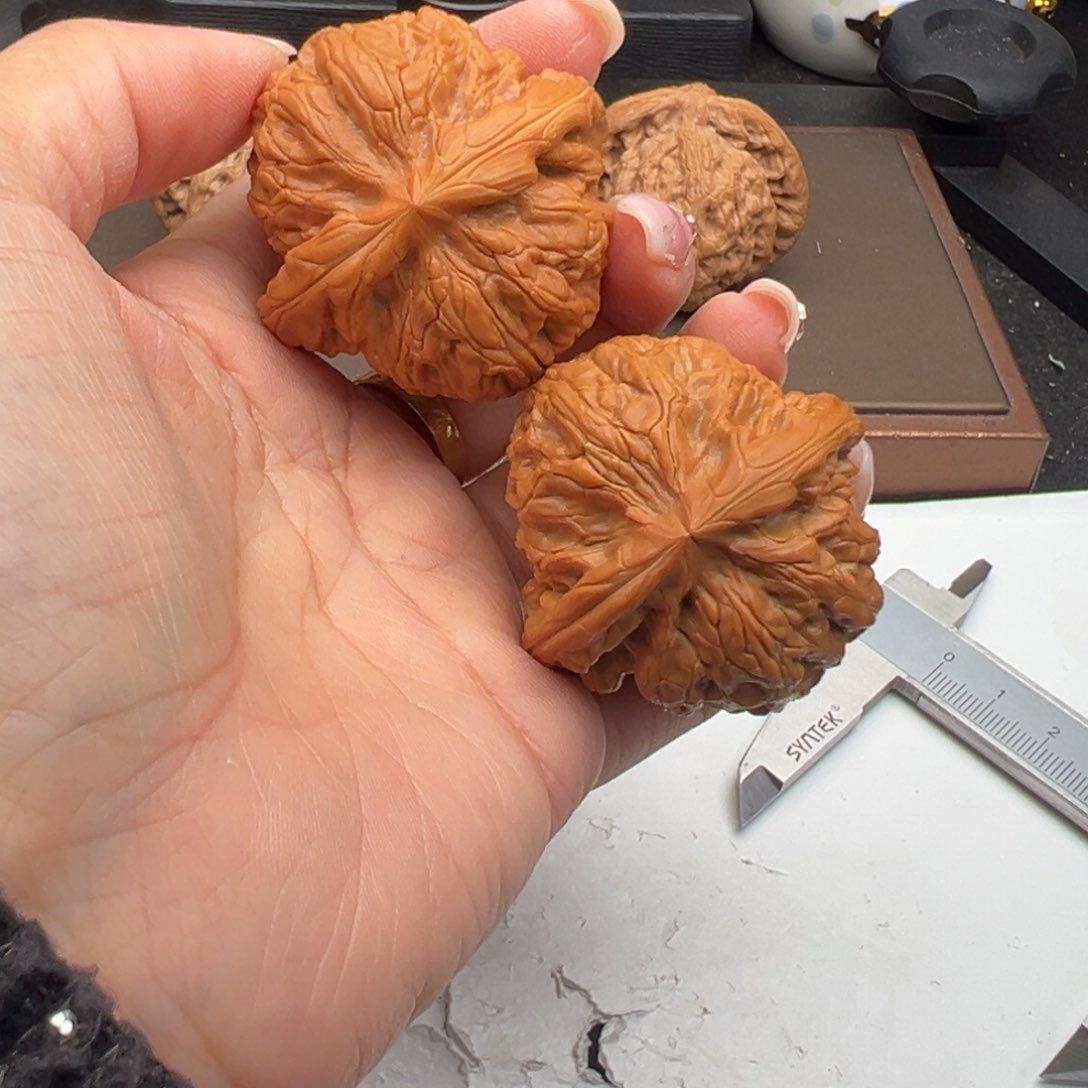 文玩核桃把件红锦鲤46