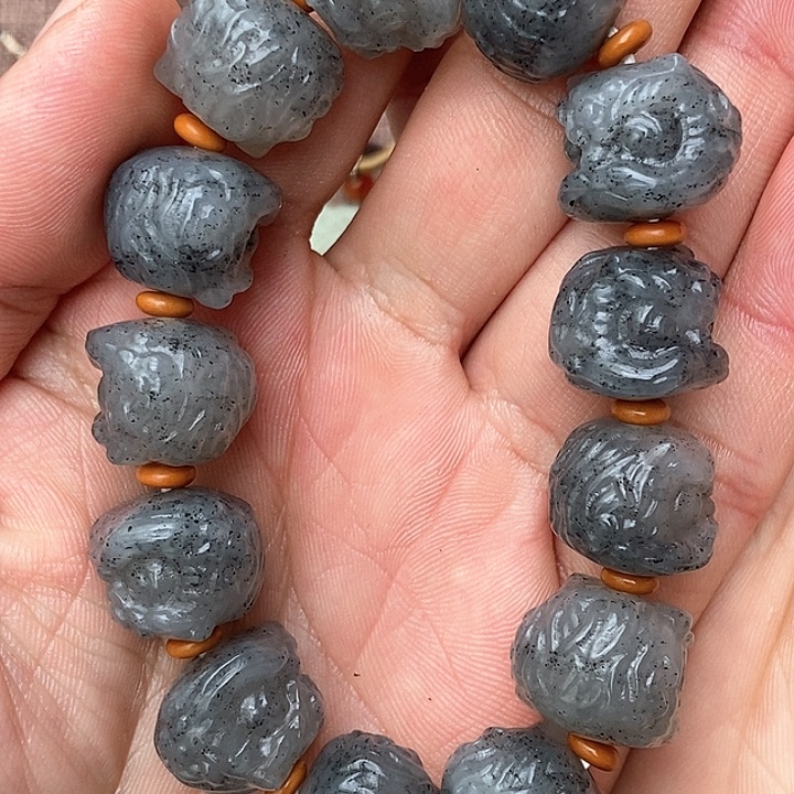 和田玉颈饰未镶嵌