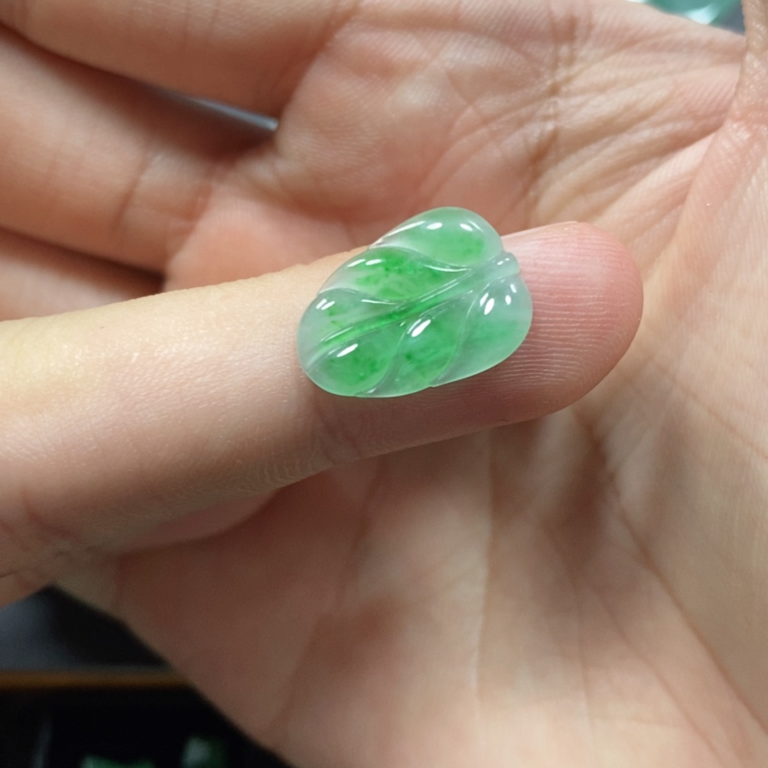 翡翠挂件未镶嵌翡翠珠宝翡翠珠宝