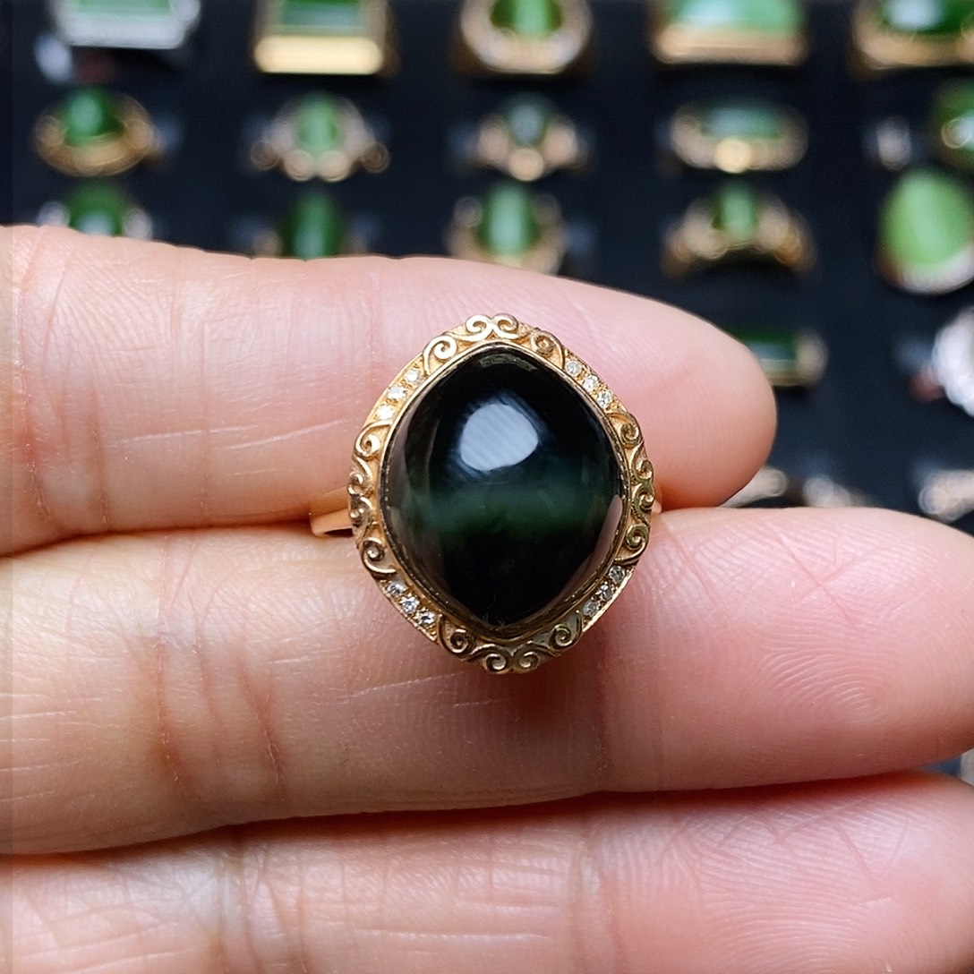和田玉（碧玉）戒指18K金镶嵌