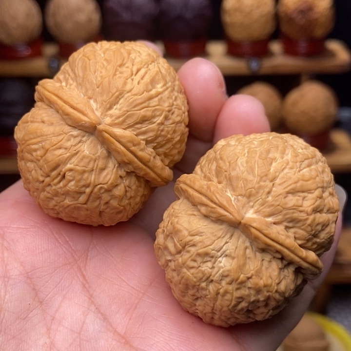 文玩核桃吊坠卧龙元宝30