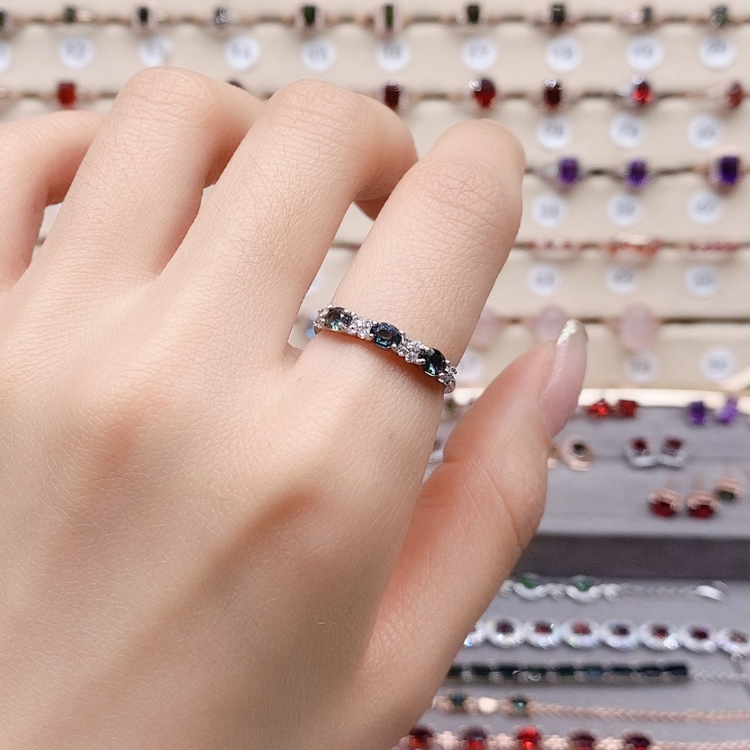 蓝宝石戒指银S925镶嵌戒指