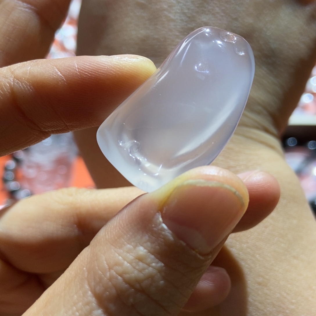 随***风石英质玉未镶嵌颈饰