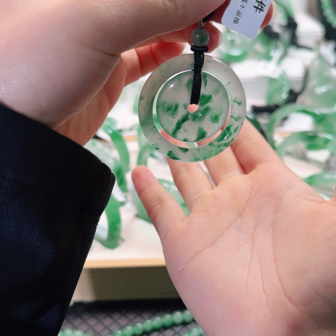 石英质玉吊坠(赠链)未镶嵌