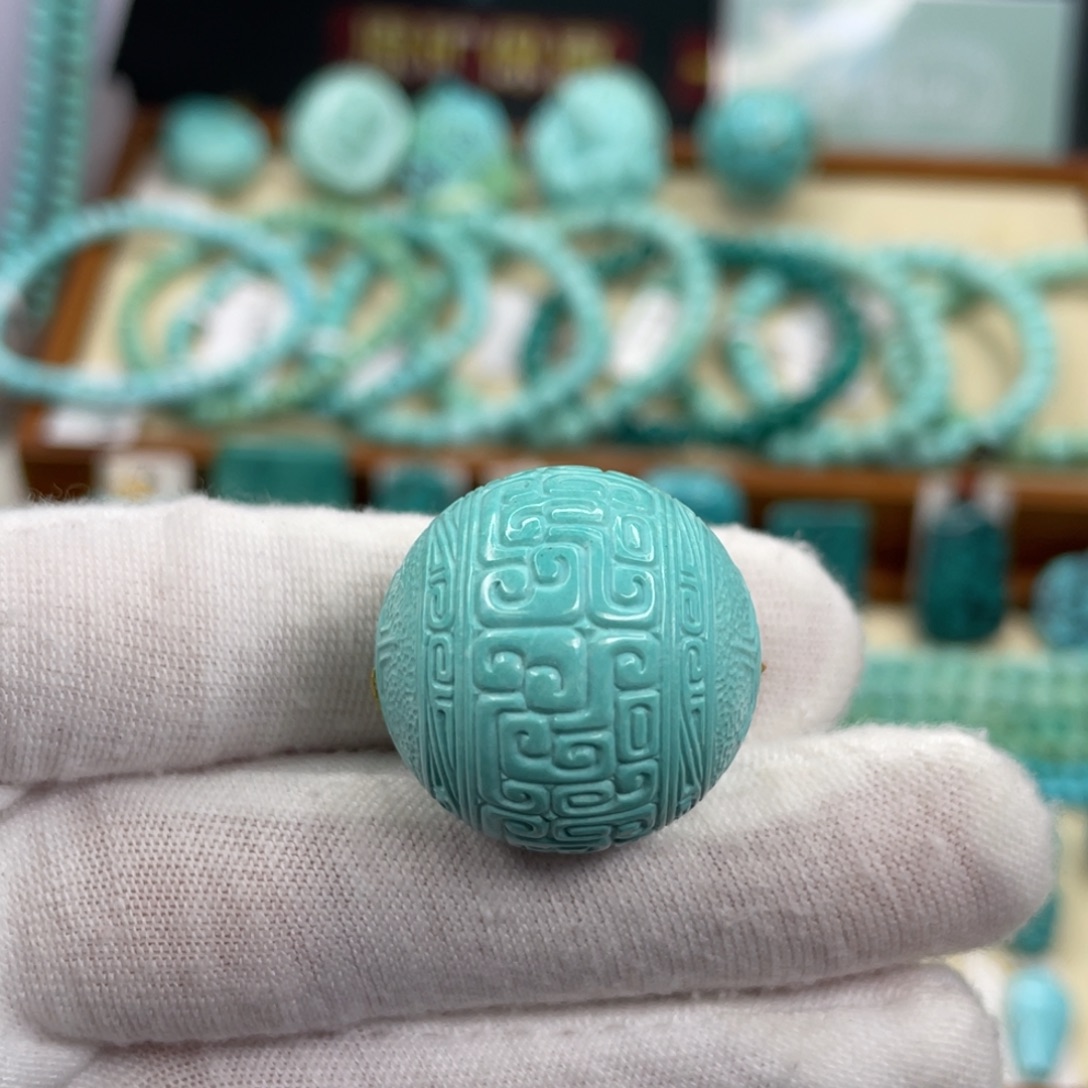 绿松石未镶嵌颈饰