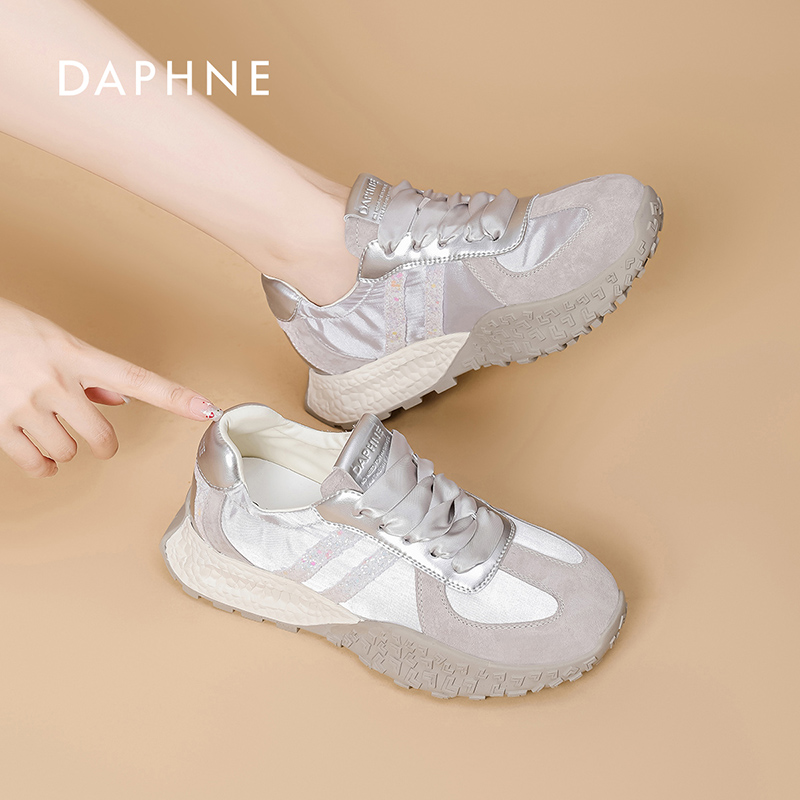 达芙妮2026秋季新款厚底德训鞋女网红爆款时尚阿甘鞋百搭休闲鞋NI
