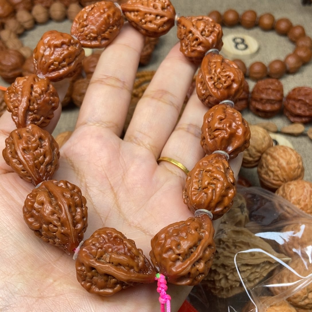 ༻***༺文玩核桃吊坠麒麟角串文玩核桃