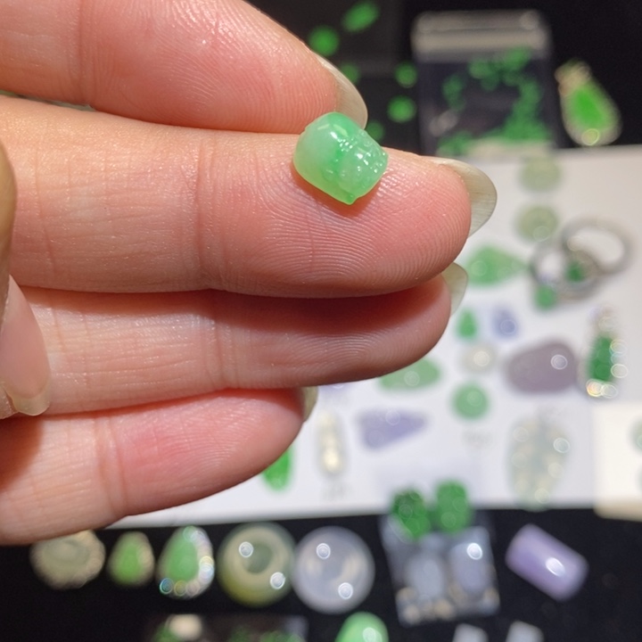 翡翠未镶嵌颈饰翡翠