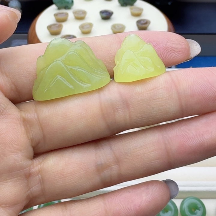 锦***.和田玉（糖玉）未镶嵌车挂