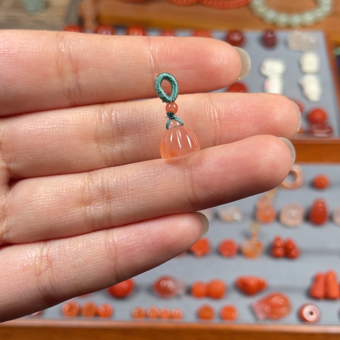 南红玛瑙小莲蓬未镶嵌