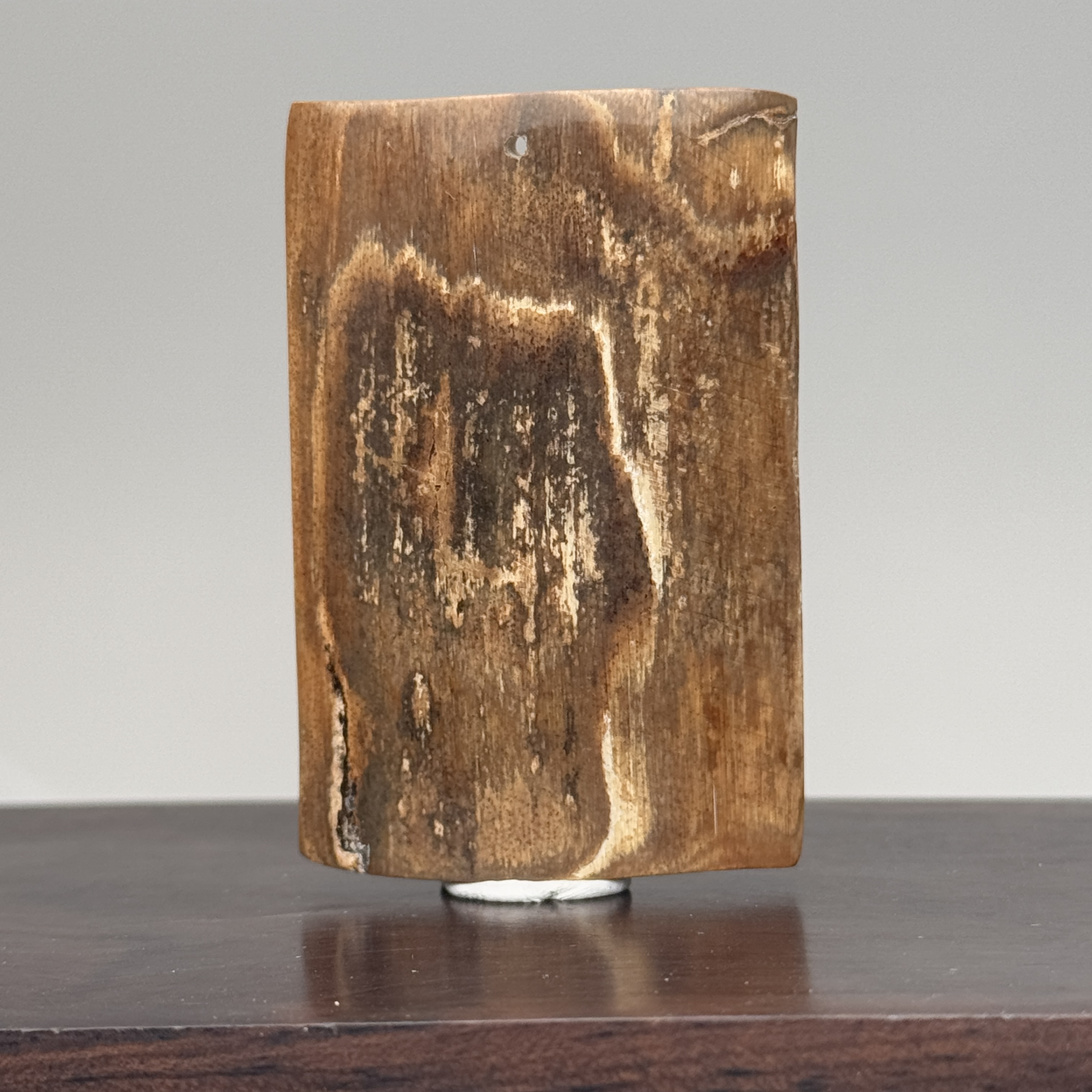 DEZHI/德志【年末特惠】坑裂52*34*3mm11g保真猛犸牙深咖吊坠K262