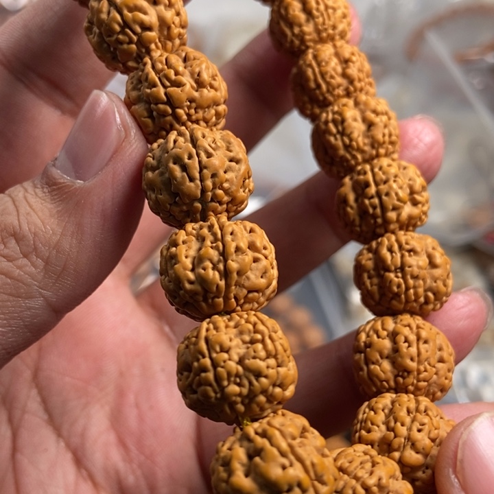 猴头核桃吊坠穷****、今天