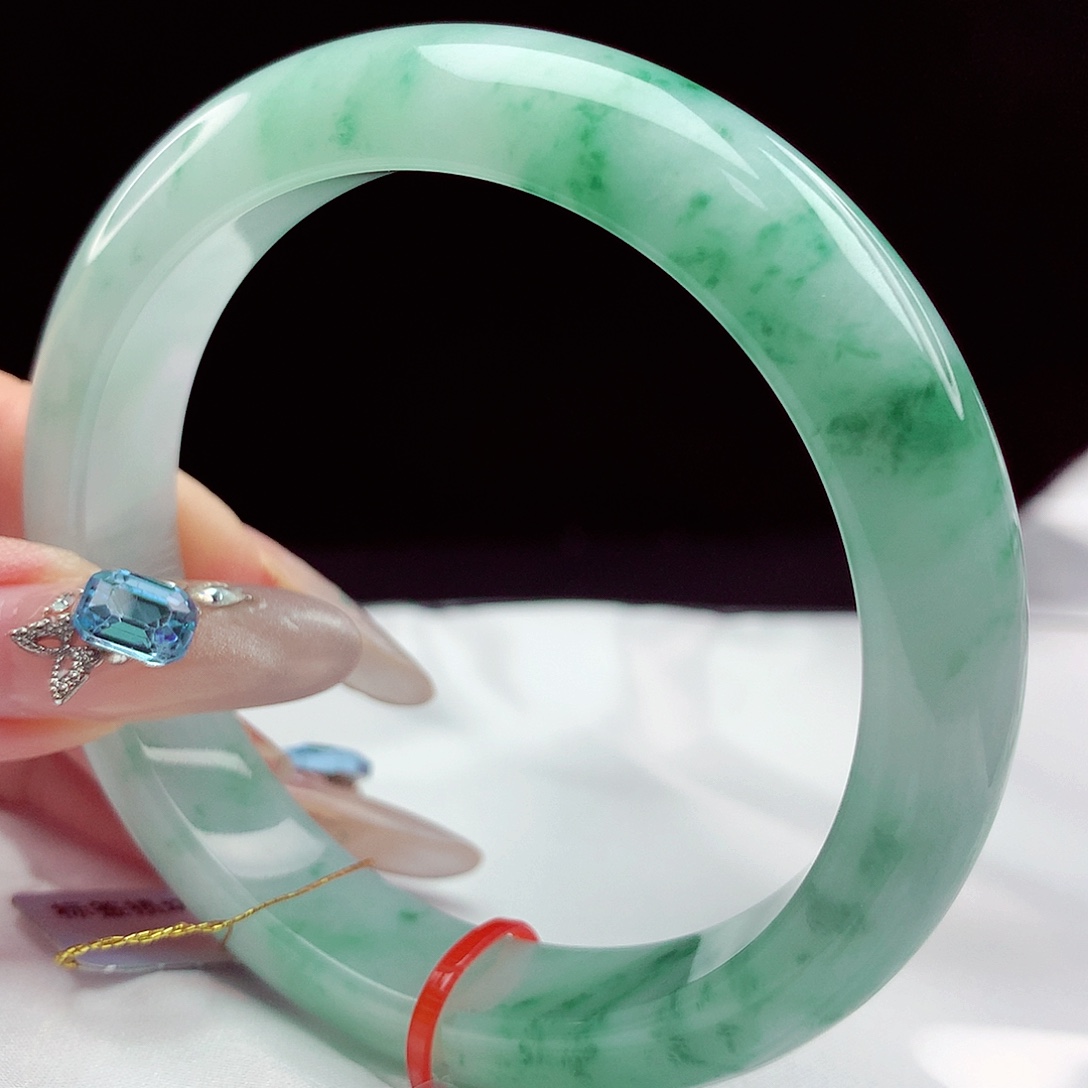 翡翠手镯未镶嵌58圈4388