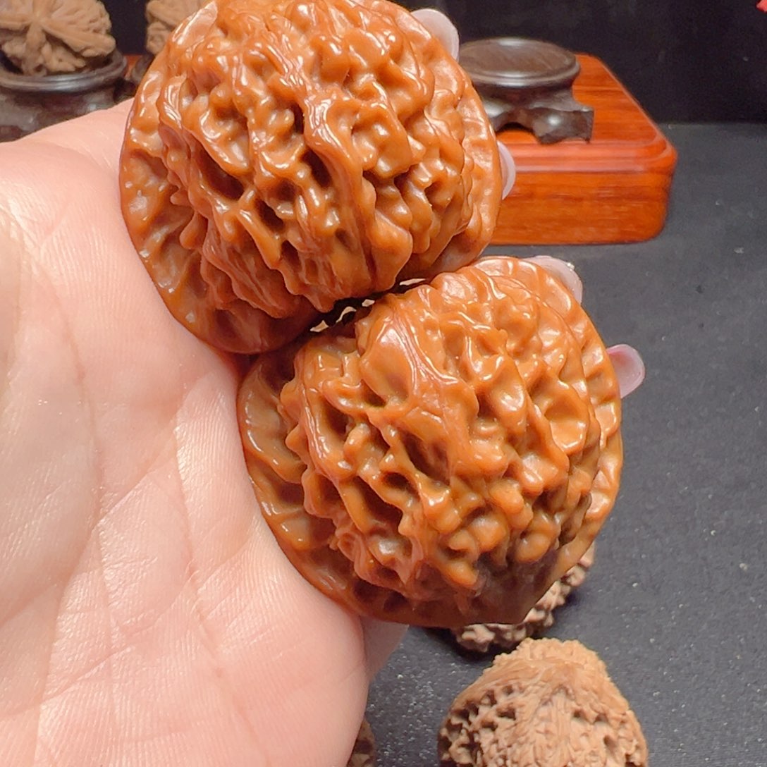 文玩核桃把件小****?龙卷风40